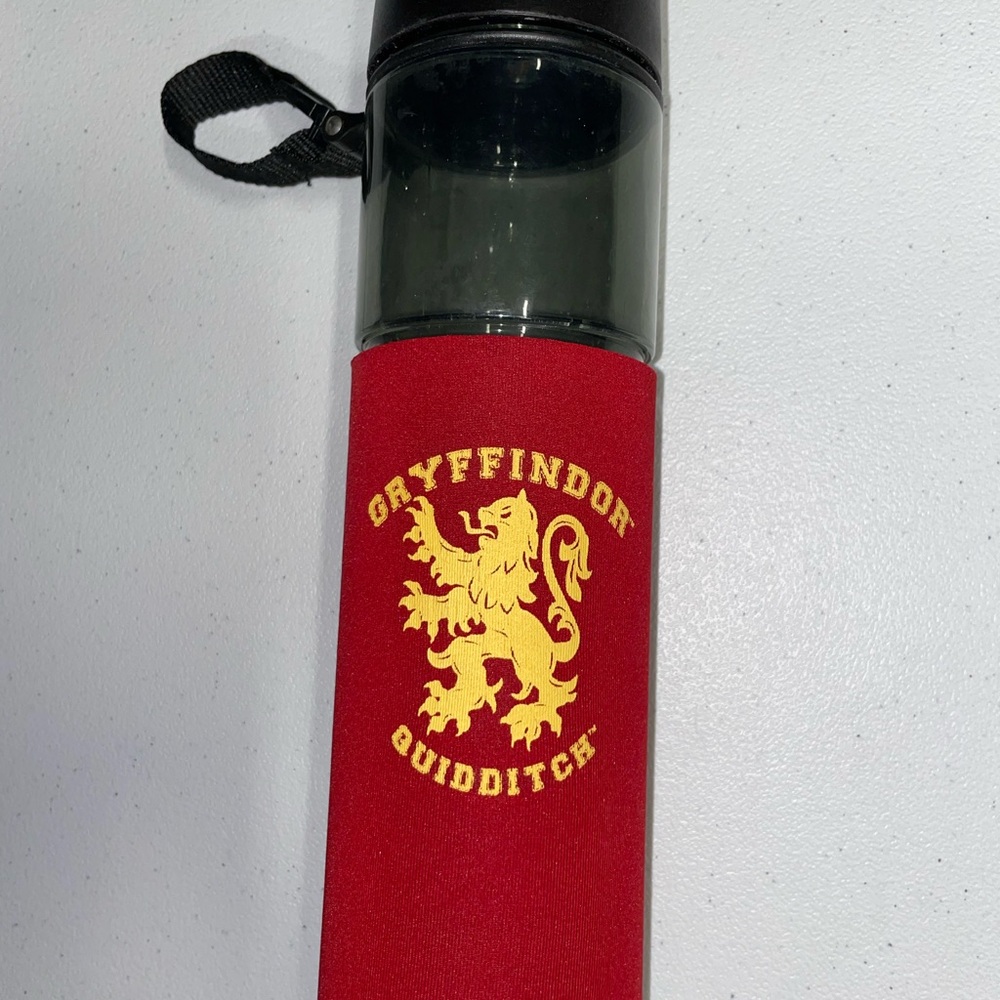 Wizarding World of Harry Potter: Gryffindor Quidditch Water Bottle